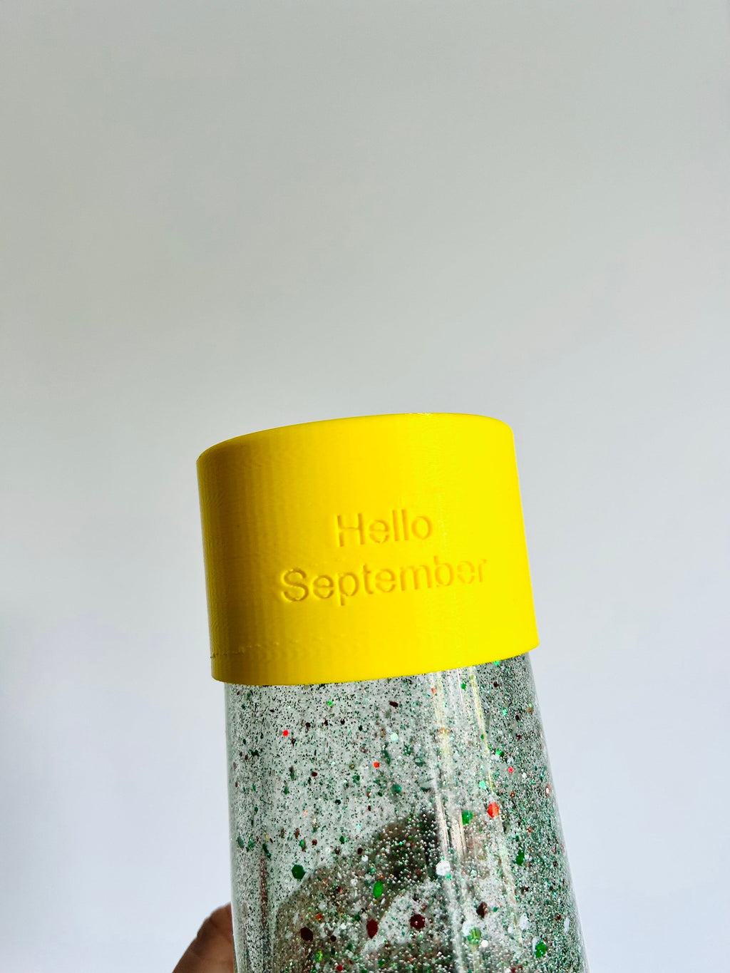 Glitter catcher snowglobe helper